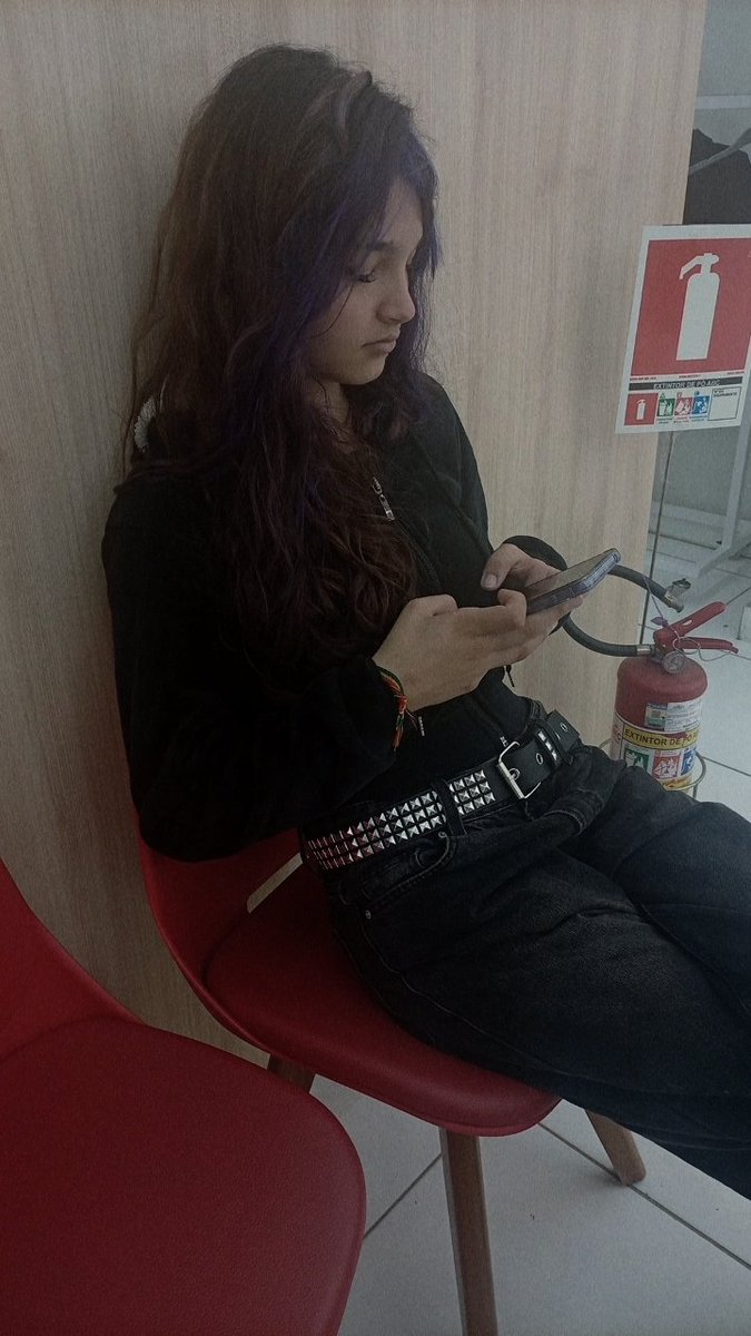 caboUSB22's tweet photo. Imagina se ela soubesse que eu tenho fotos dela distraída https://t.co/dUrojELx9f