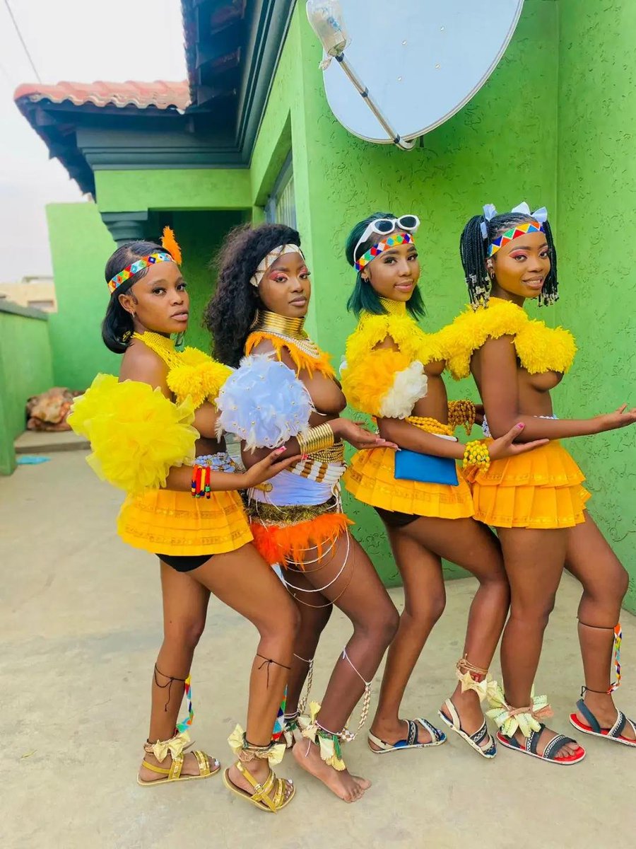 zulumaidensX's tweet photo. Random Zulu 
#Zulu #Africa #Culture #Black #Tits #Boobs #Breasts
#Topless #Women https://t.co/nAElagNXwS