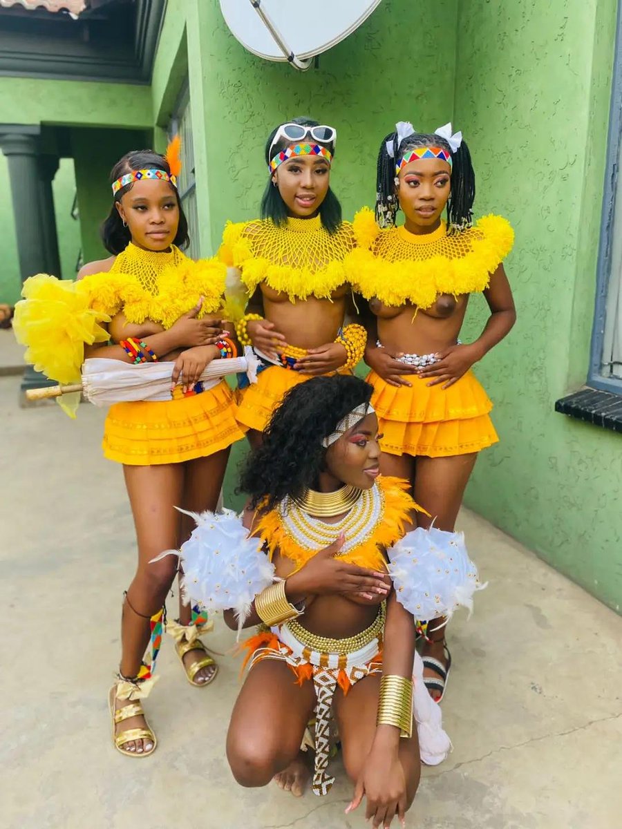zulumaidensX's tweet photo. Random Zulu 
#Zulu #Africa #Culture #Black #Tits #Boobs #Breasts
#Topless #Women https://t.co/nAElagNXwS