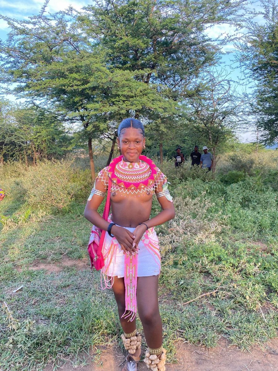 zulumaidensX's tweet photo. Random Zulu 
#Zulu #Africa #Culture #Black #Tits #Boobs #Breasts
#Topless #Women https://t.co/AOhXNq6UGY