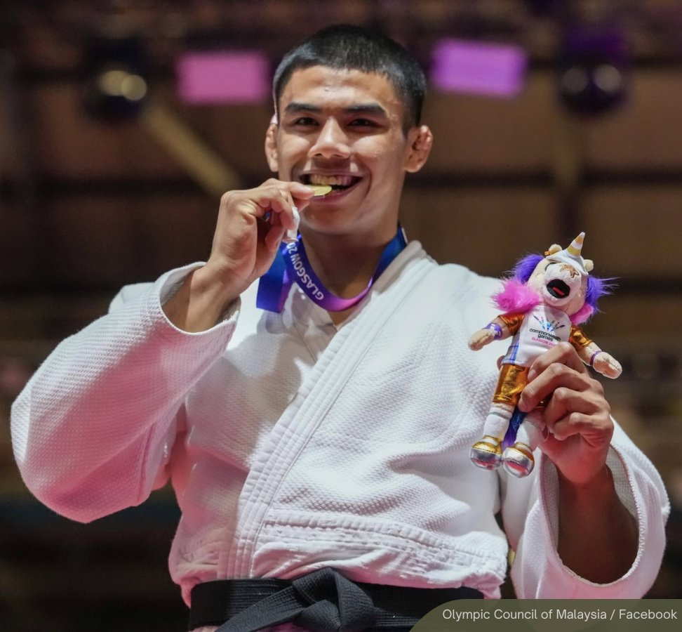 NewsBFM's tweet photo. 🔥 "Pingat ini untuk seluruh rakyat Malaysia. Ini pingat emas pertama judo Malaysia di Sukan Komanwel dan saya boleh katakan pingat ini sangat tinggi nilainya," said national judoka Amir Daniel.

The world No. 117 judoka pulled off a major upset in the men’s under-81kg category by defeating world No. 41 Meuwsen.

The victory marked Malaysia’s eighth gold medal at the Glasgow Games.