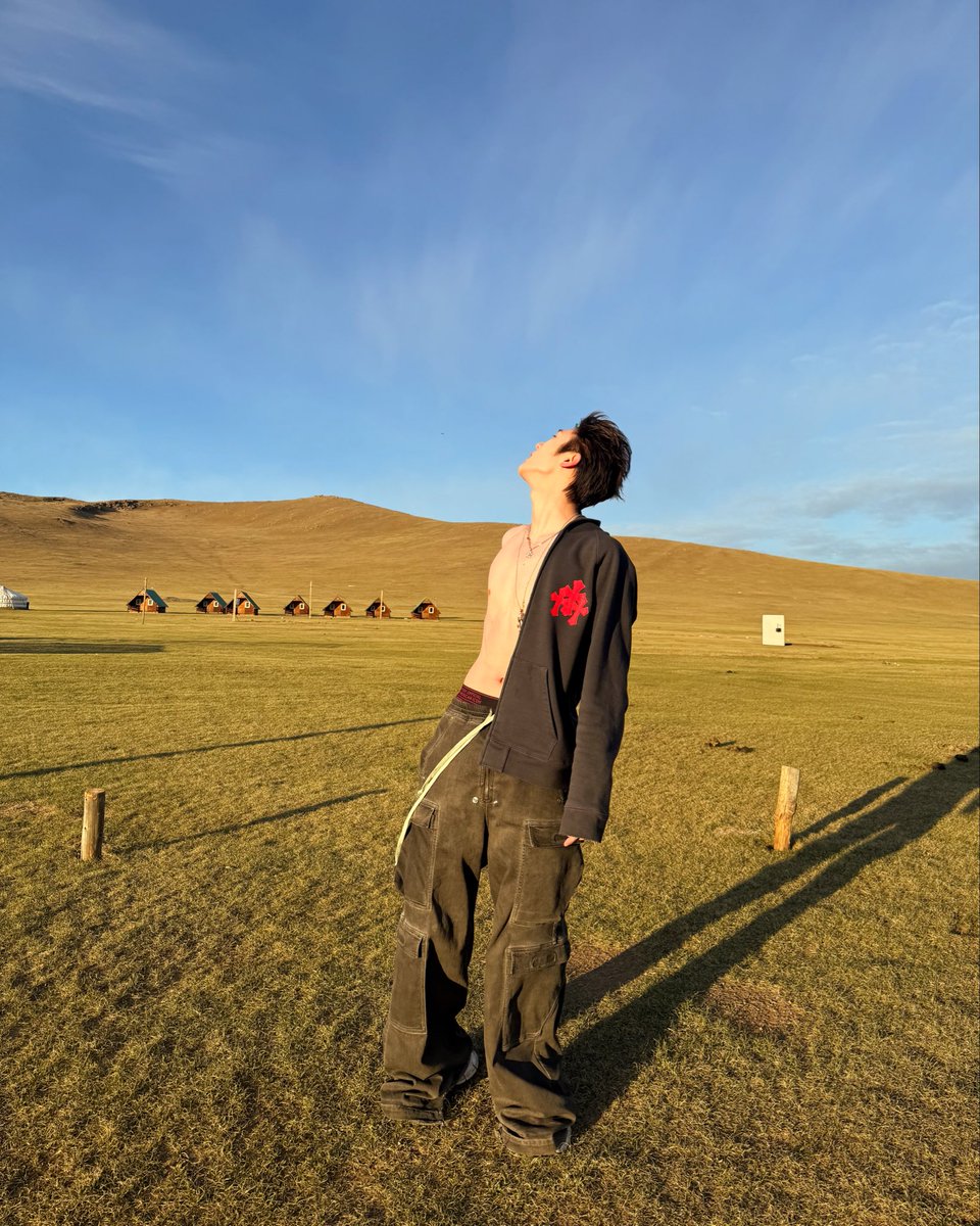 wayfboys's tweet photo. caught the sunrise

#wayfboys #wayfboysdo https://t.co/pK2EPuD2E5