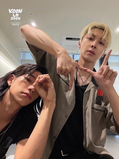iloveutzz's tweet photo. 아이러브찬탖 https://t.co/DZDHJobuE5