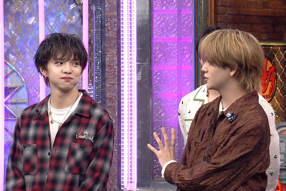 andTEAMvsFANTA's tweet photo. ＼＃2ダンス対決🕺／
📸オフショット
【Hulu完全版】では地上波に入りきらなかった
メンバーたちの感想コメントも収録💭
https://t.co/4VNkTs1Qzj

#エンファンどっち 
#andTEAM(エンティーム) 
#FANTASTICS https://t.co/GLty5yTtgO