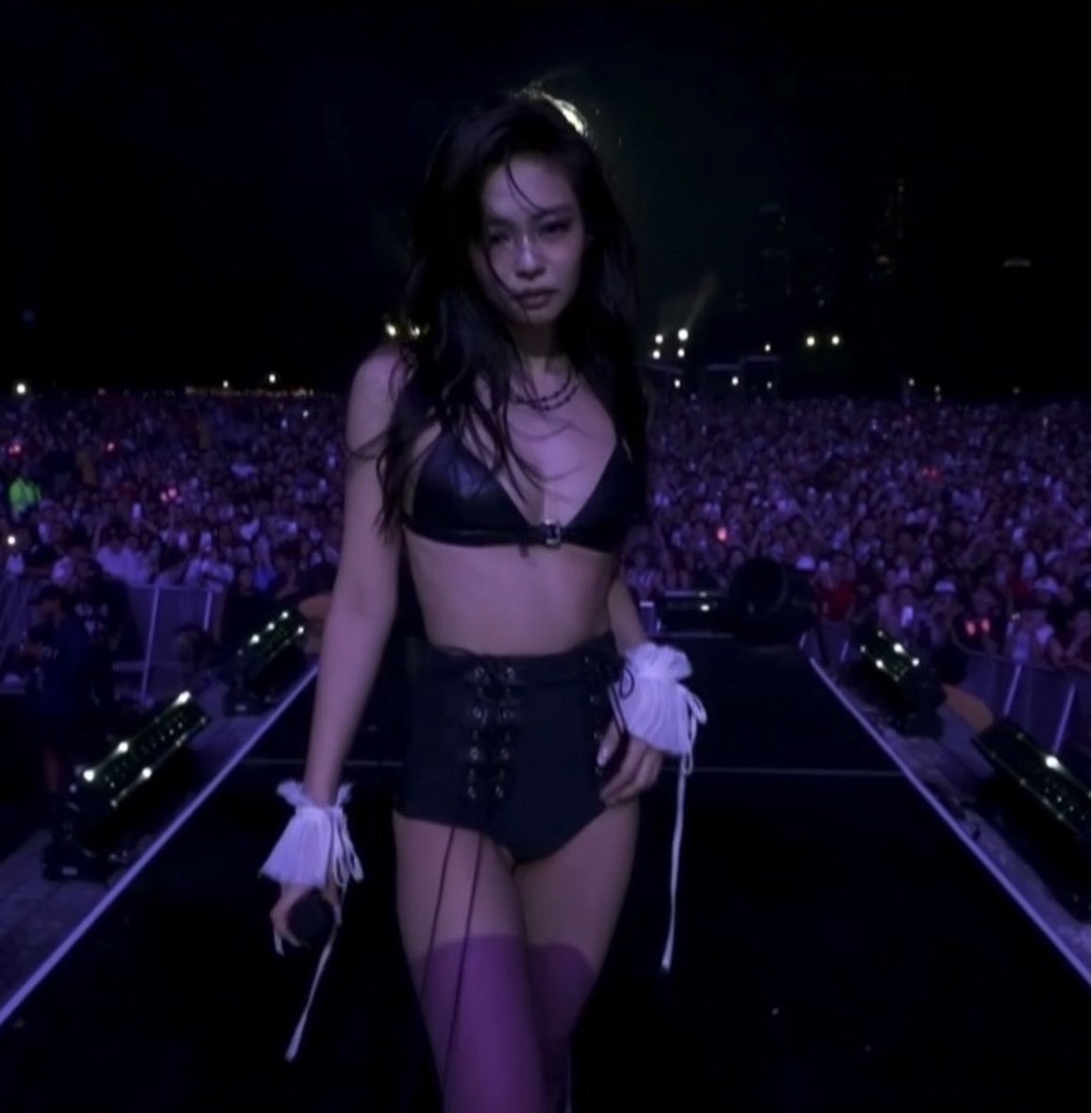 BLACKPINK BASE tweet media