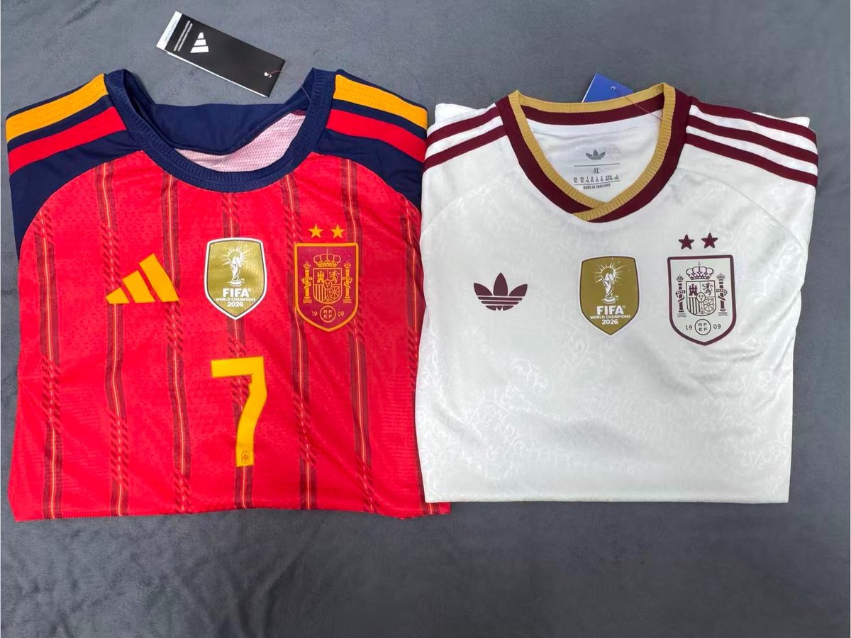 ddshir1's tweet photo. @cristianorozas @Chilenosxmundo_ @ddshirt1 Las 2 estrellas españolas ya están disponibles, puedes comprarlas en nuestro sitio web https://t.co/MDeWpxikxK