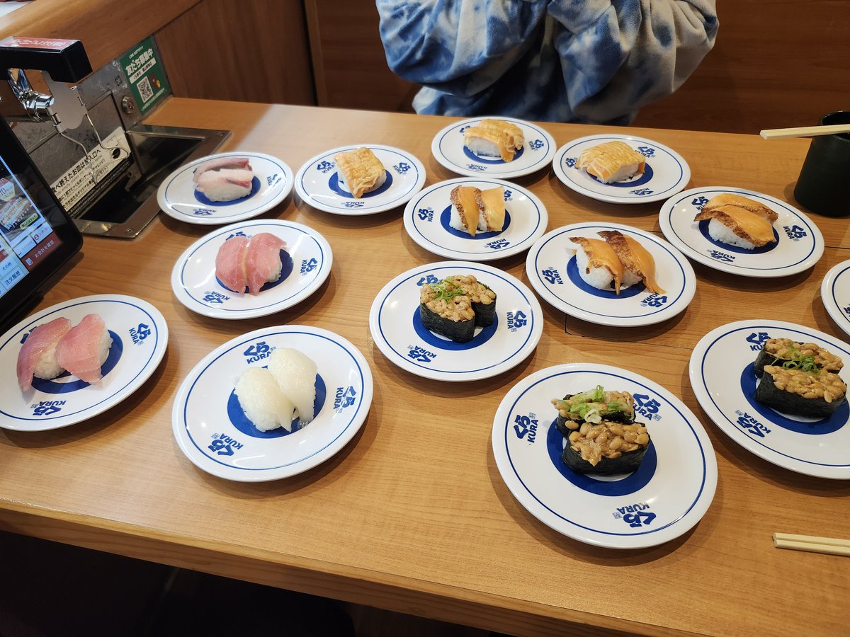 z_misakingzsan's tweet photo. おすし https://t.co/HjC3VHu8jG