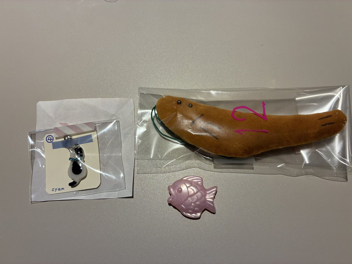 Deghdzy's tweet photo. 昨日は久しぶりにニヒル牛🐄へ
くじ展に行ってきました〜　
リハビリくじにチャームくじ、お魚🐟くじにつぶやきくじ(写真なくてごめんなさい🥲)
みんなとても可愛い❤︎またいきますよー！！！#ニヒル牛　#ニヒル牛くじ展 https://t.co/i8yHVOu9QW