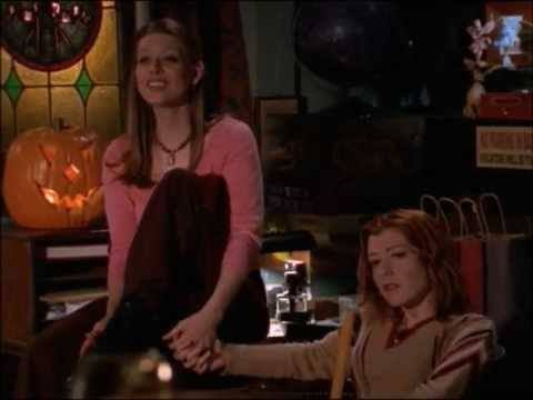 finalgirlaimee's tweet photo. tara maclay &amp; willow rosenberg physical touch love language YES 🥹 https://t.co/021cukjn03