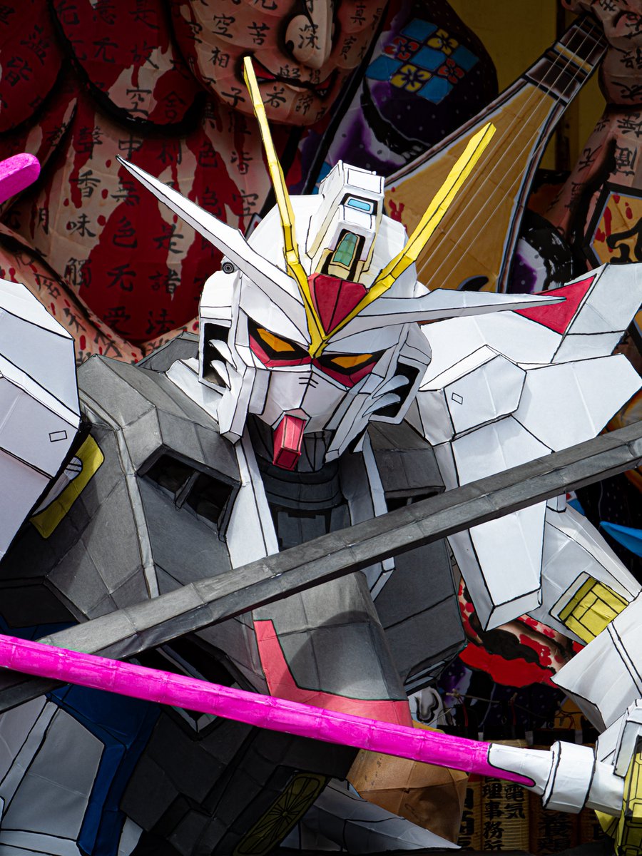 yoshi115t's tweet photo. 【ガンダムお祭りプロジェクト】第1弾
『機動戦士ガンダムSEED FREEDOM』
「ガンダムSEEDねぶた」

本日は10時前から作業がされ、ビニール無しでの披露となりました！
（このツイートに別写真も続けていきます↓）
#ガンダムお祭りプロジェクト
#ガンダムSEEDねぶた https://t.co/7YORtsVxSn