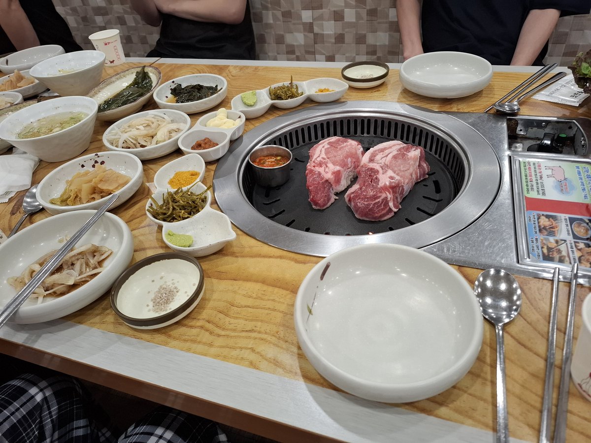 SF_0124's tweet photo. 네크 생일(어제) 기념 외식 https://t.co/b5bgDiEh3R