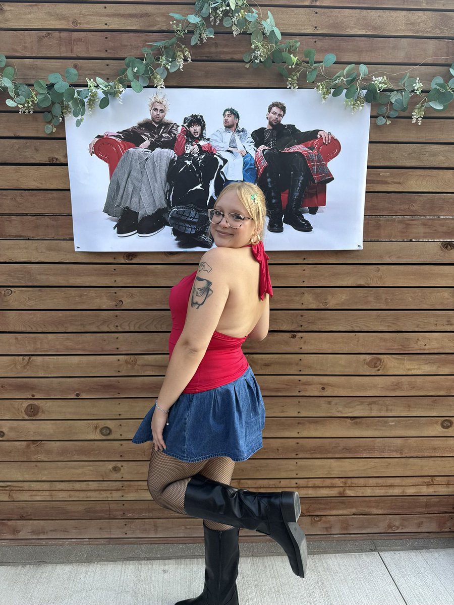 decodehrry's tweet photo. 5sauce concert healed something inside of me https://t.co/ANZYnNYAIL
