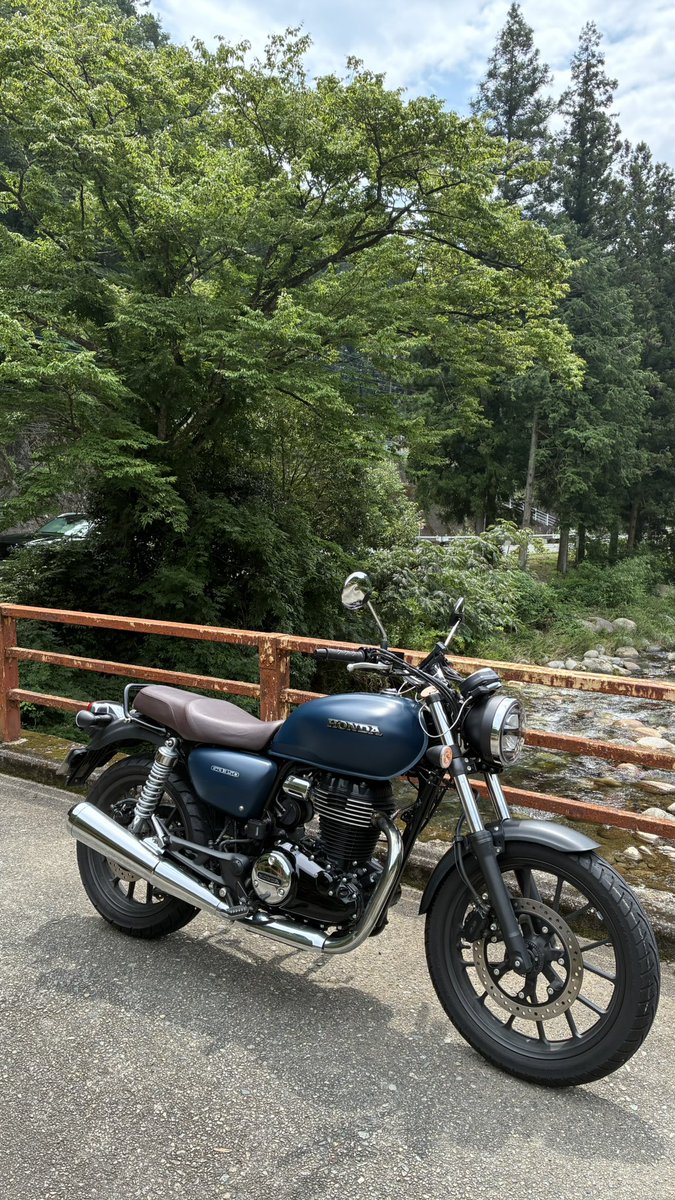 se3p_sr's tweet photo. 山道走ってる時にふと出てくる長めのトンネルまじ最高👍 https://t.co/NzAyTyAAR5