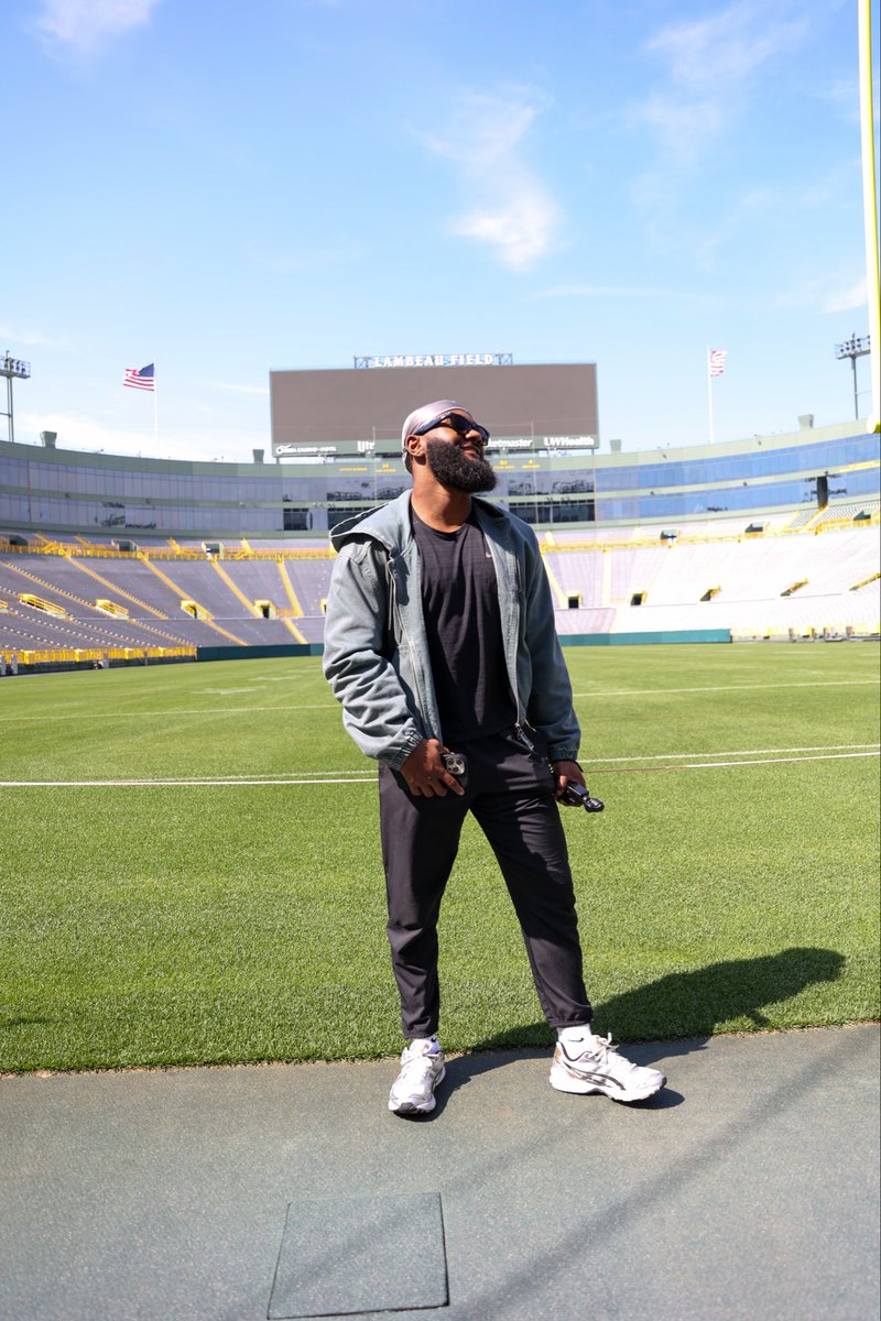 OrlPirates's tweet photo. Lambeau today. Playoffs tomorrow.

#orlandopirates #greenbay #lambeaufield https://t.co/TLkm5DVmDF