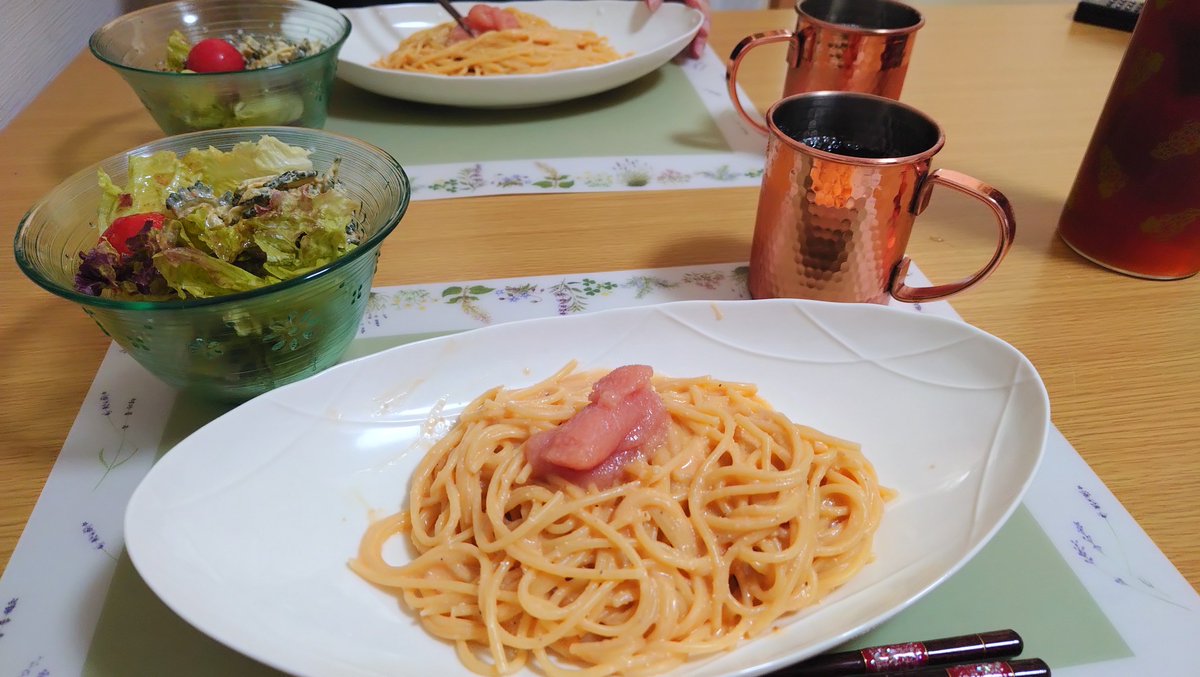 aym874's tweet photo. 最近のご飯まとめ①

いつかの🐑🌙
ぼたんこしょう &amp;鶏肉の味噌炒めがメイン。ぼたんこしょう美味しすぎる🤤
副菜はゴーヤを色んな形で用意

いつかの🍴🌞
KALDIで買ったタラコカルボナーラ？だっけかな。それ使って上にCostcoで買った"たらこ"のせて終わり
非常に美味 https://t.co/30cwgWUA6K