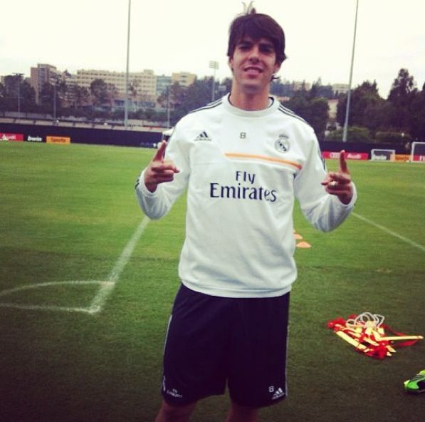 acervokaka's tweet photo. some low quality pics of kaká from real madrid!

alguns fotos de baixa qualidade do kaká no real madrid! https://t.co/C8HhXWMRjZ