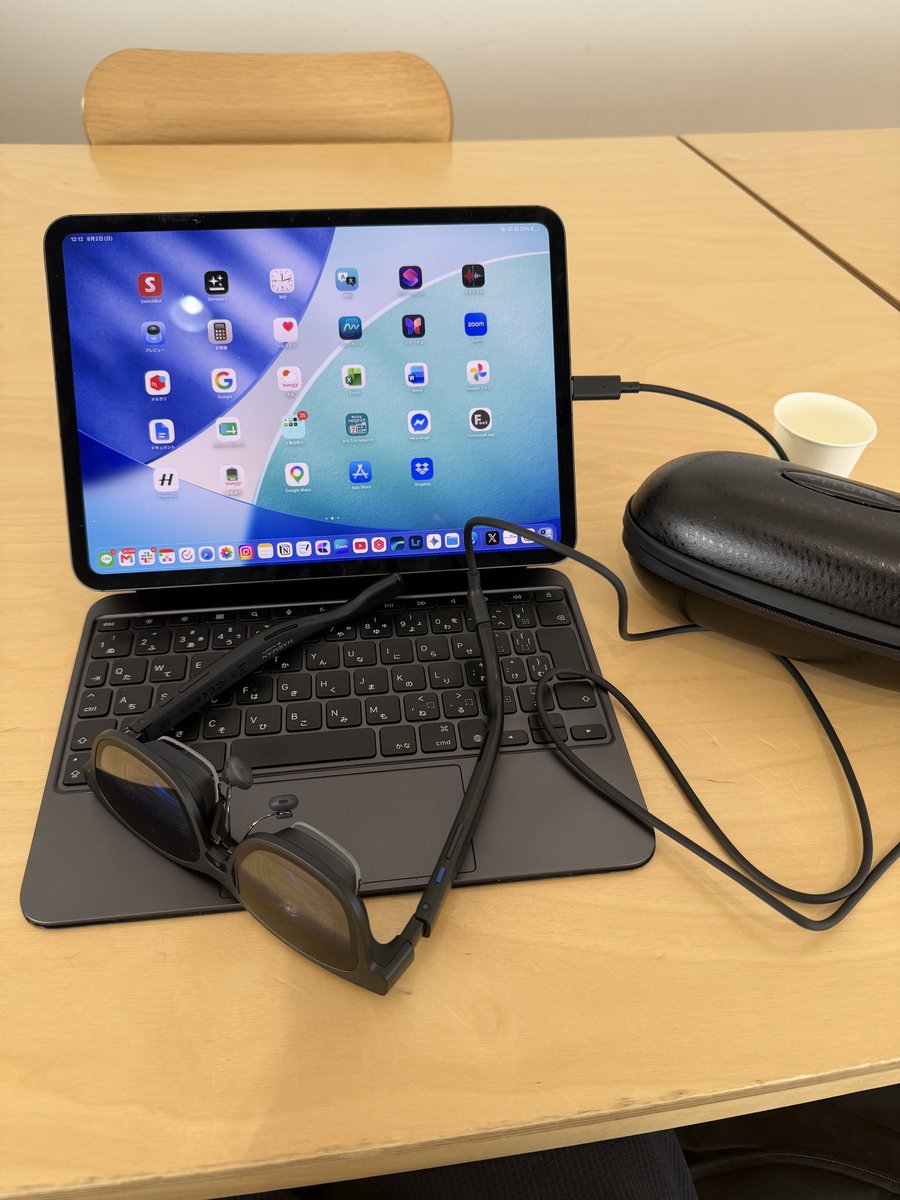 最近お気に入りの外出先での作業セットアップ。 VITURE Beastがかなり