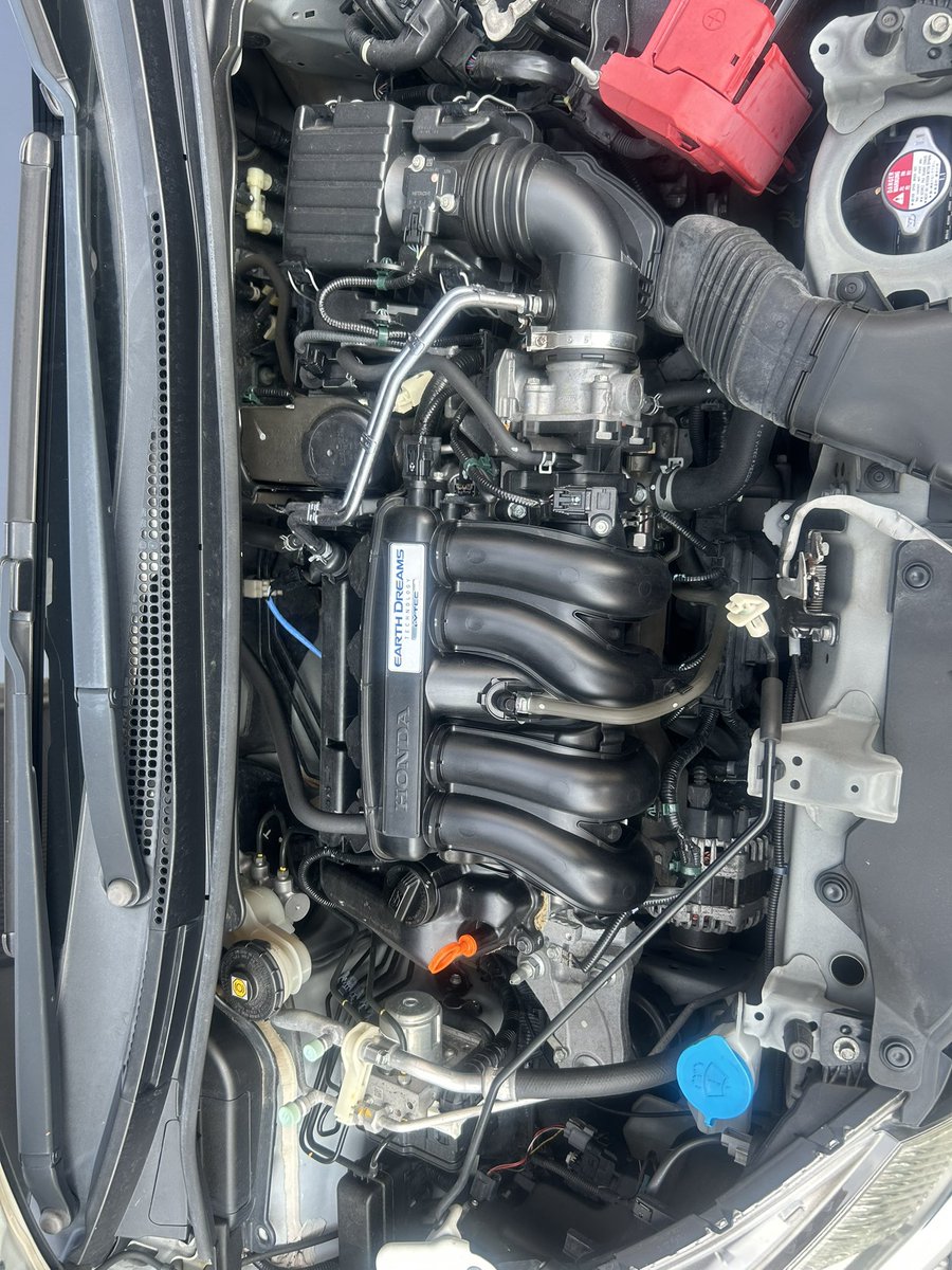 shohei_evo8's tweet photo. #車売ります
#緩募
フィット　gk5 売ります
次の車決まるまで売り手つけばと思って早めに。
RSのCVTなんで足車候補にぜひ。
車検長めR10.4月、常に車屋整備。自分のとこ来るまではディーラー。
130,000キロ、ちょい伸びます。

丸車で50万、外せるもん外していいなら40くらい。詳しくは聞いてください https://t.co/yNqlrFMSrj