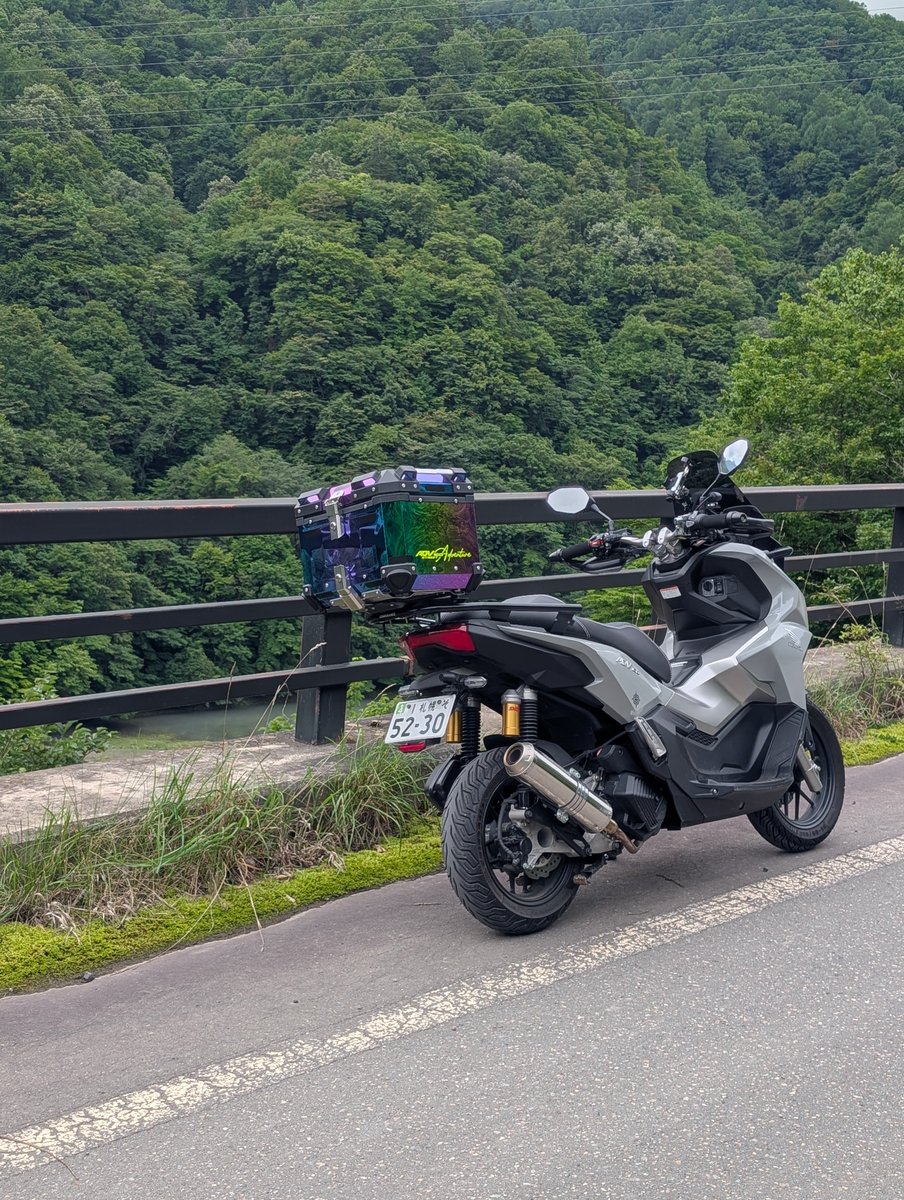 tohsan4's tweet photo. 久しぶりに天気の良さそうな日曜日なので朝6時半に出発
近場のあまり行かない所を選んで走る😚
しかし気温はそれ程高くならない21℃くらいの予報なのでブルゾンの下にフリースを着たのですが
霧やら曇りやらで寒かった

ほとんど止まらず昼前には帰宅
走った距離は270km
お馬さんが可愛かった🤭 https://t.co/KjdGRTZNBQ