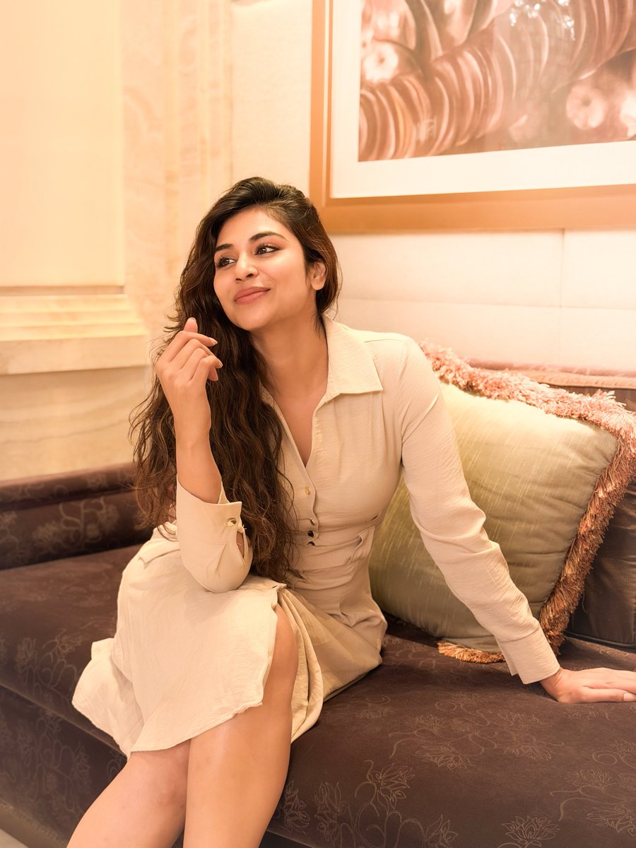 actresswoods's tweet photo. Indhuja Ravichandran looks dazzling ✨️💛 https://t.co/R9zbxrXCEB