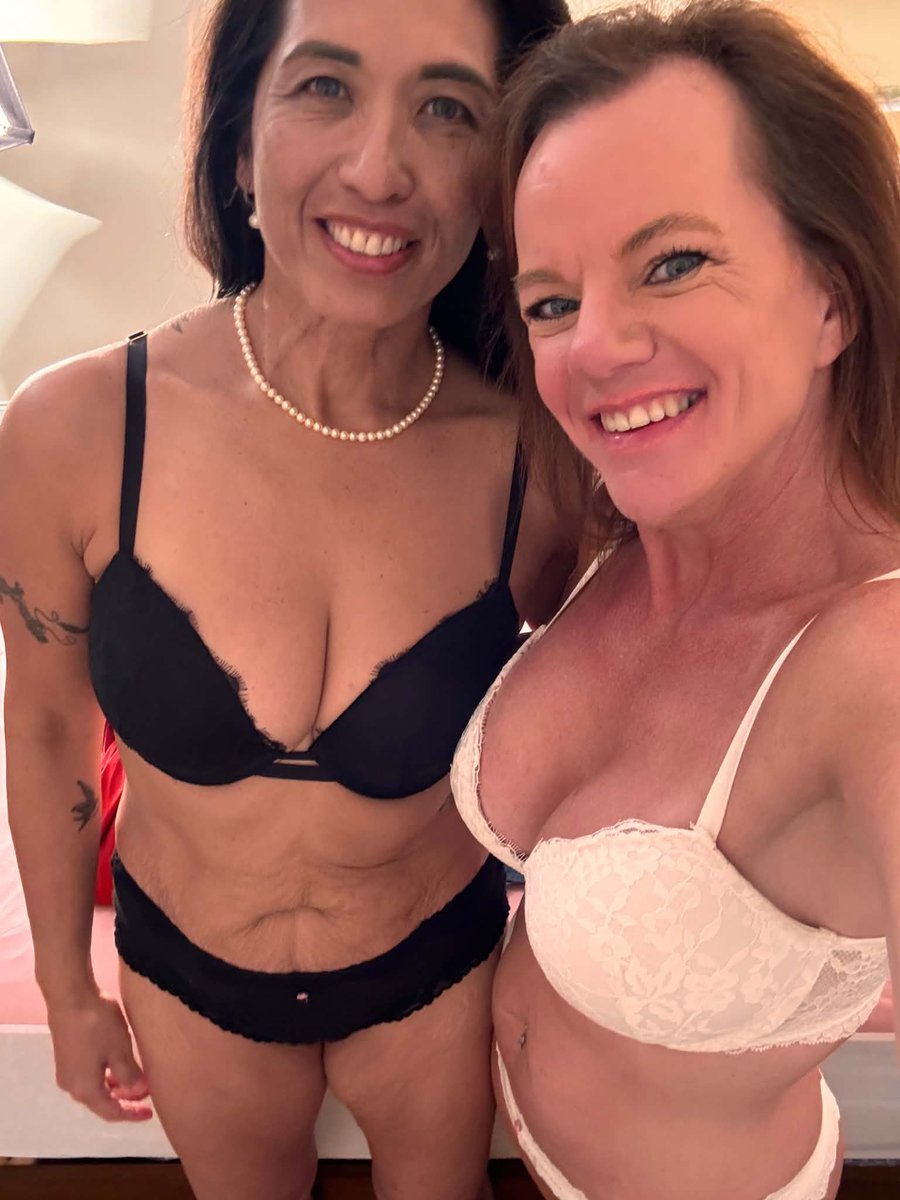 msAmandakasbh's tweet photo. Got to meet and work with this Lovely lady today @AsianGodezVibes . Thank you for a great time and can't wait to do it again 😘 #milfs #bisexual #girlpower https://t.co/Nbi4LTCbbh