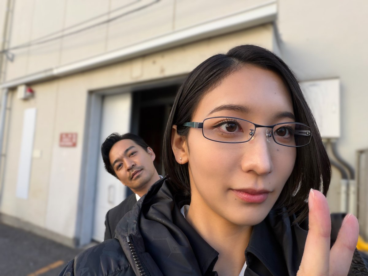 rina_onuki0529's tweet photo. 『#仮面ライダーゼッツ』
第46話ご視聴ありがとうございました🚨

上司なすかも侵入したかった！！🥲
Pなすかの衣装やメイクは、いつもより華やかになっております👓

でも現実に戻りたいですね…
次回もお楽しみに🍆

#ゼッツ #ZEZTZ 
@zeztz7toei https://t.co/oGsdAVZuOM