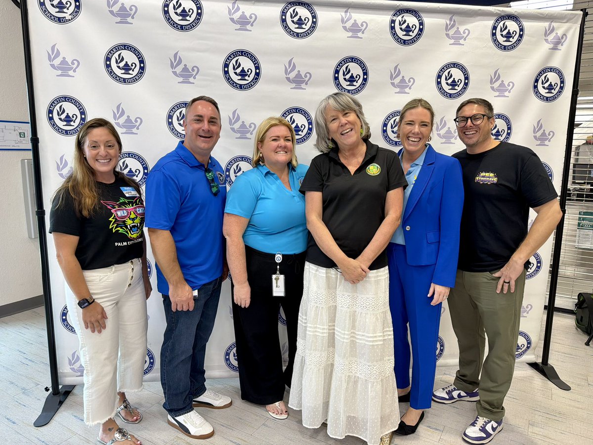 MCSDFlorida's tweet photo. MARTIN MEANS MORE🎉🍎
DJ Jay Hall. 🎶 Fresh haircuts. Great food. Student swag.
But the best part? Watching our schools, families, volunteers, and community come together to help students start the year strong.
That's #MartinMeansMore.
#ALLINMartin👊 #PublicSchoolPROUD https://t.co/NwqVsP0w1a