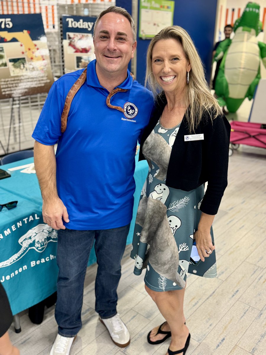 MCSDFlorida's tweet photo. MARTIN MEANS MORE🎉🍎
DJ Jay Hall. 🎶 Fresh haircuts. Great food. Student swag.
But the best part? Watching our schools, families, volunteers, and community come together to help students start the year strong.
That's #MartinMeansMore.
#ALLINMartin👊 #PublicSchoolPROUD https://t.co/NwqVsP0w1a