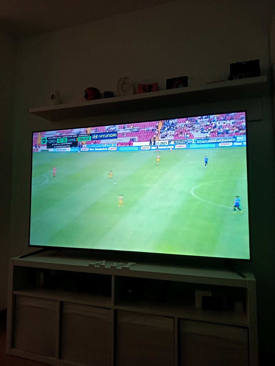 Manymanoco's tweet photo. Viendo el partido desde Vigo un fiel aficionado al celta de Vigo ,grandes comentarios hacéis la noche del sábado algo más alegre vamos tigres!!! Saludos desde Vigo España, me llamó Alejandro Alemany #SabadoFutbolero https://t.co/RqV0D5uaFX