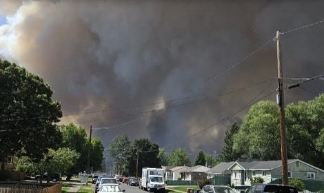 posted_news's tweet photo. #OldTrailsFire: A serious wildfire is unfolding in Spokane, WA. Evacuations extend north to Rutter Parkway. This wildland-urban interface nightmare has topped 2,500 acres. Authorities state all evacuees should move eastbound. https://t.co/3GDsdk7LSu