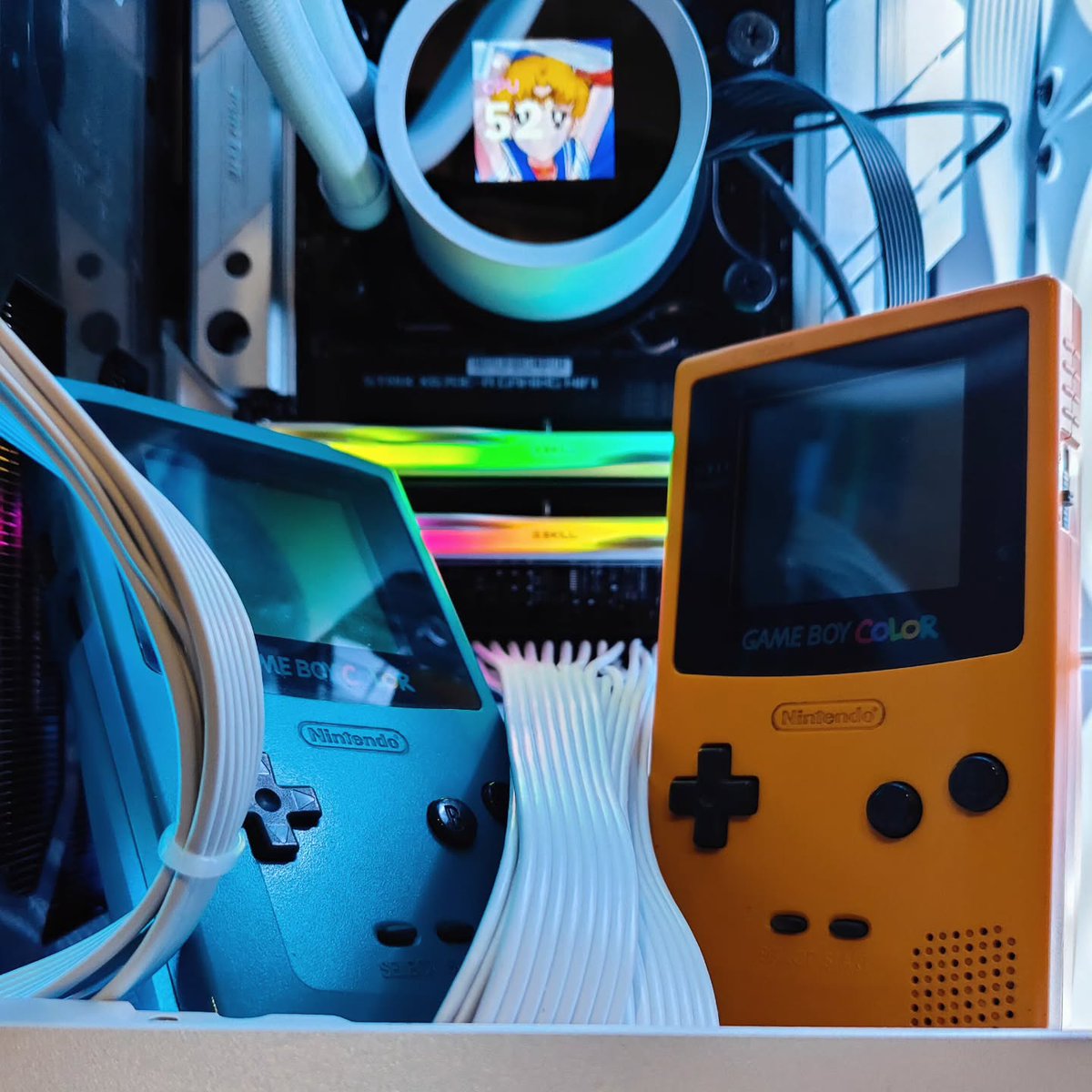 pocketdreamsmod's tweet photo. Iba a terminar el mod…
Intenté enderezar la pantalla y la rompí.
Así que nada: toca comprar otra y seguir. 🥲

I was about to finish the mod…
Tried to straighten the screen and broke it.
So yeah, I’ll have to buy another one and keep going. 🥲 https://t.co/eoFm1BUz2S