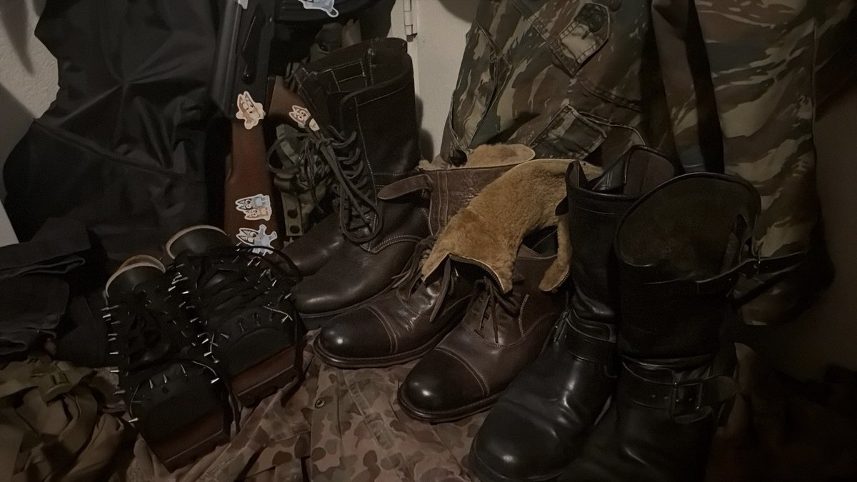 Ritualuseoffire's tweet photo. My boots https://t.co/4Hb0cW5jZ4