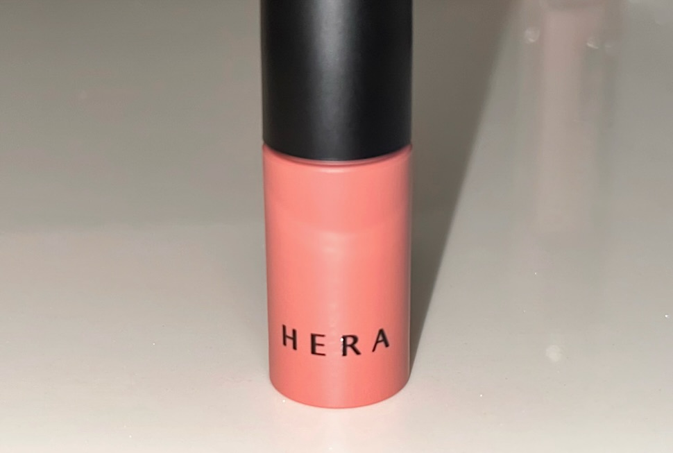 beannneru's tweet photo. 아오이유우님의 청초한 느낌 나는 립

Chanel rouge coco flash #84 
샤넬 루쥬 코코 플래쉬 #이미디어트 

정말 맑고 투명하게 발색되어서 
많이 발라도 깨끗하고 맑은 느낌은 그대로🧡

.
.
.
#chanel #루쥬코코플래쉬 #아오이유우 https://t.co/ikXwcq90Uw