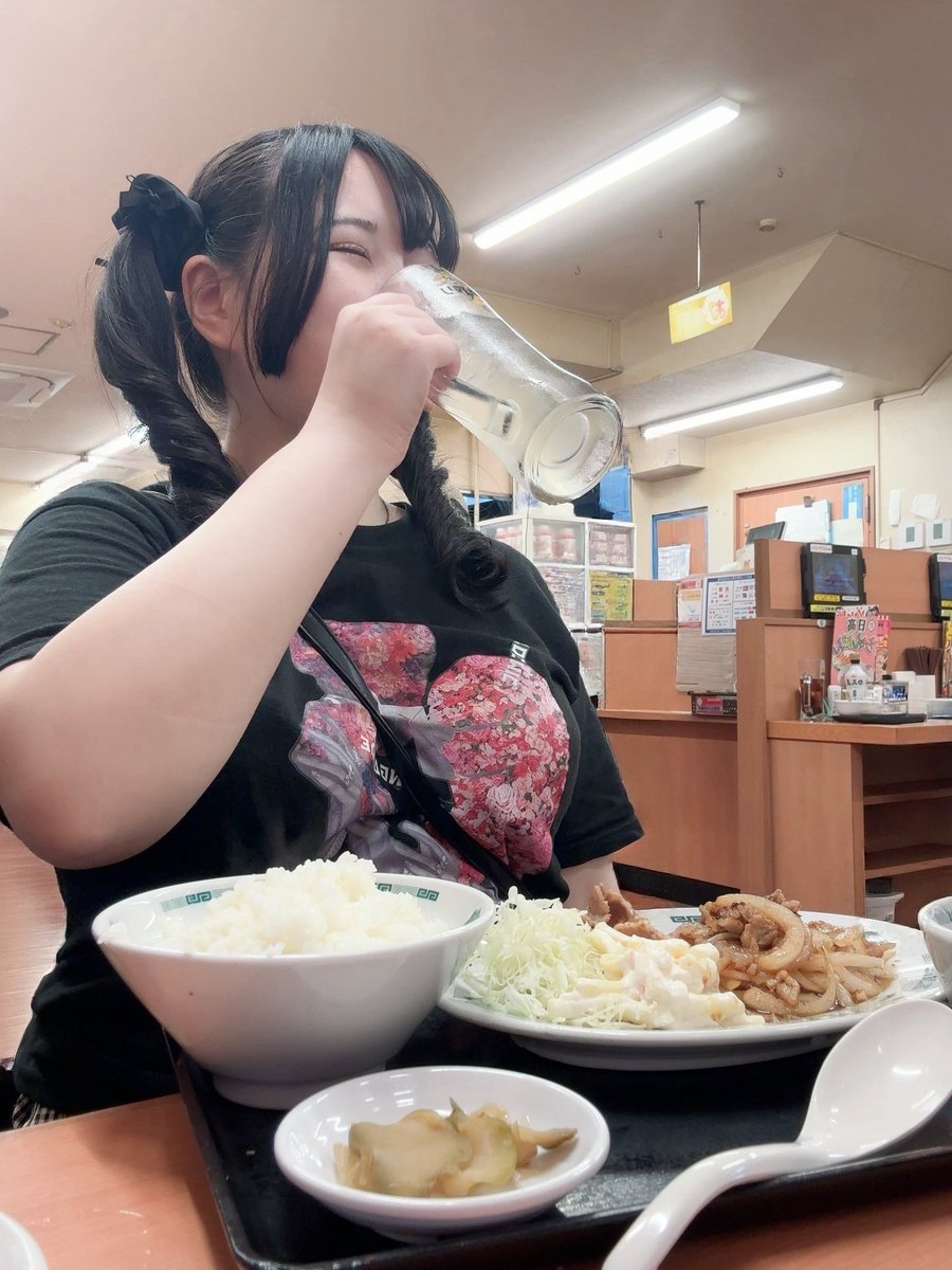 shion0_25mg's tweet photo. そこに美味しいご飯があるからよ。 https://t.co/lhOKhQ18vd