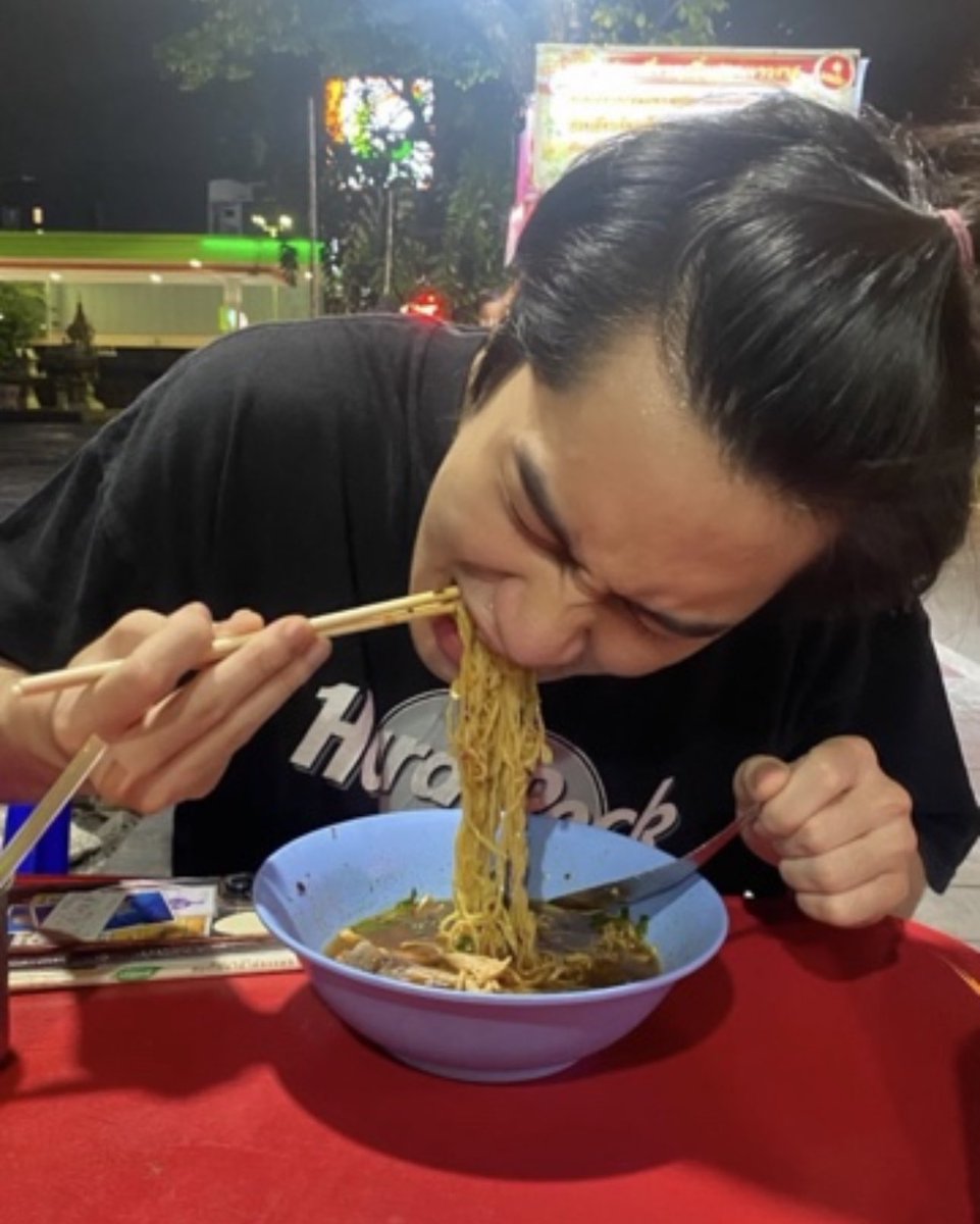 athenswerapat's tweet photo. หาเพื่อนกินชายสี่ครับ https://t.co/UXyBzUUMOM