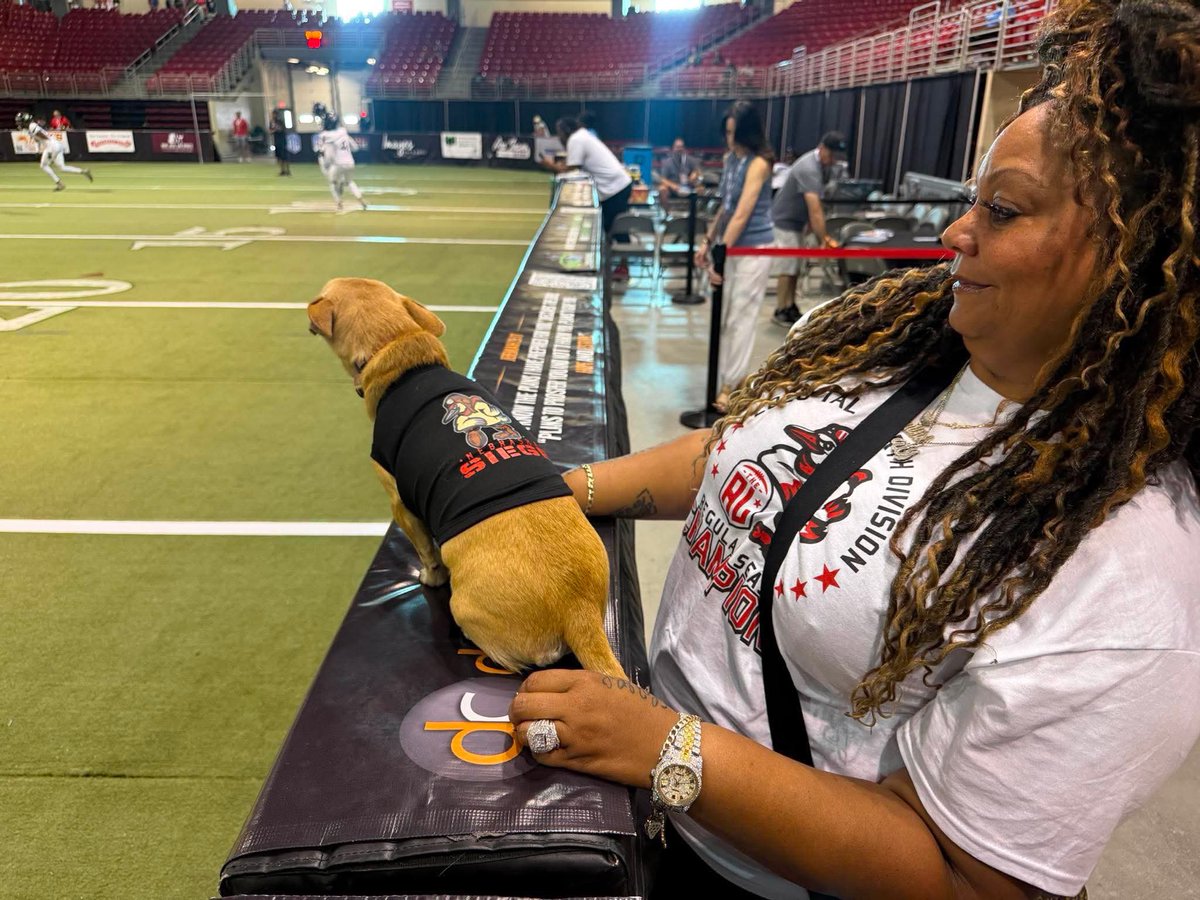 ShadySportsNet's tweet photo. Teams are beginning to warm up for @nesiege vs @KansasCityGoats. It's playoff time in @TheArenaLeague.
Image Credit: @303BandWagon
#TAL #Playoffs
#TheArenaLeague
#BootsOnTheGround
#ShadySportsNetwork https://t.co/Wt1kZeAQ3m