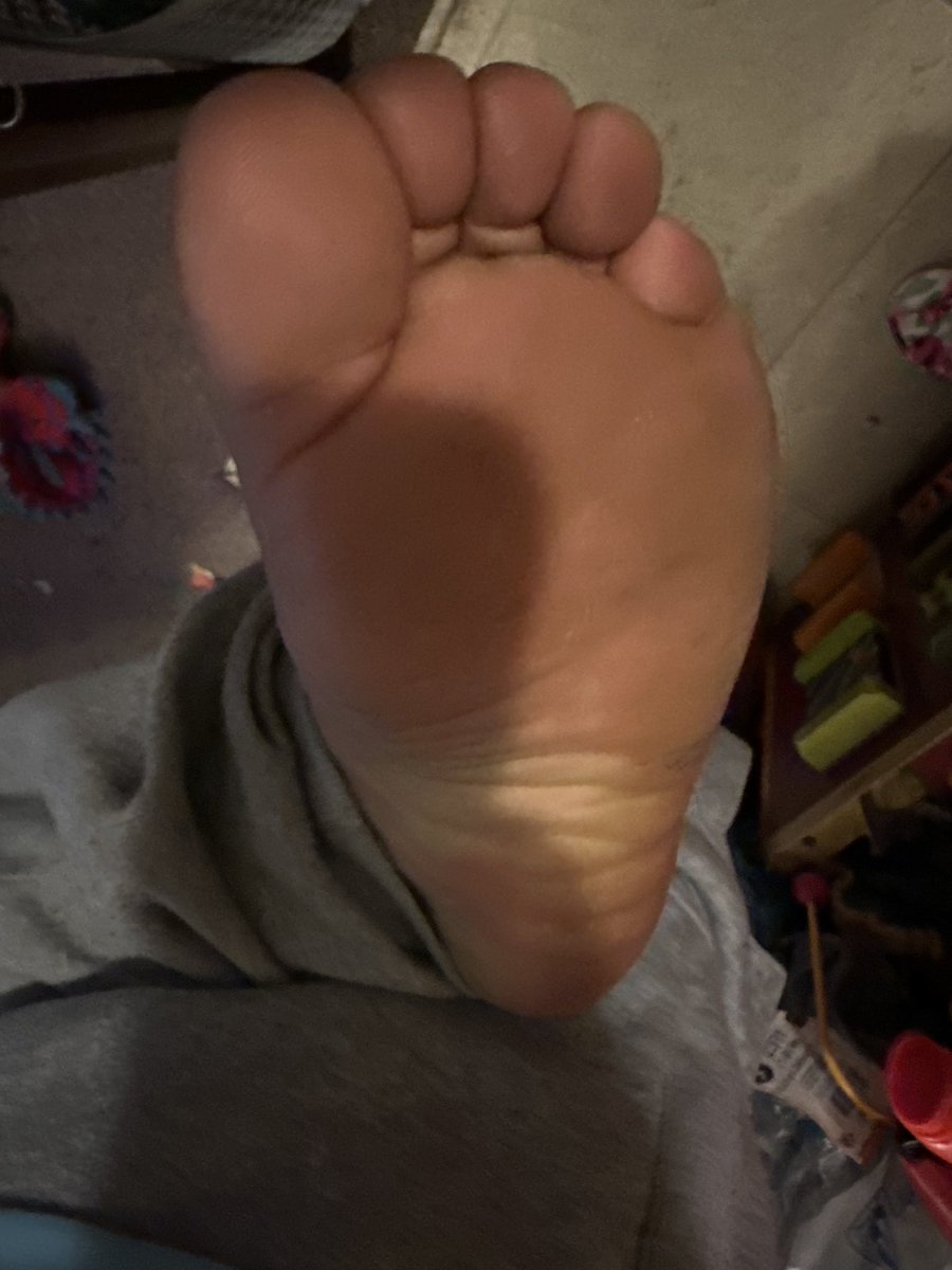 Slowbunny15's tweet photo. #gayfeet https://t.co/BB5z80reHg