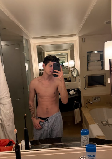 jacksonxkrec's tweet photo. @Allafricanlgbtq spend a night with me and let's find out https://t.co/IDnbsB0K1c