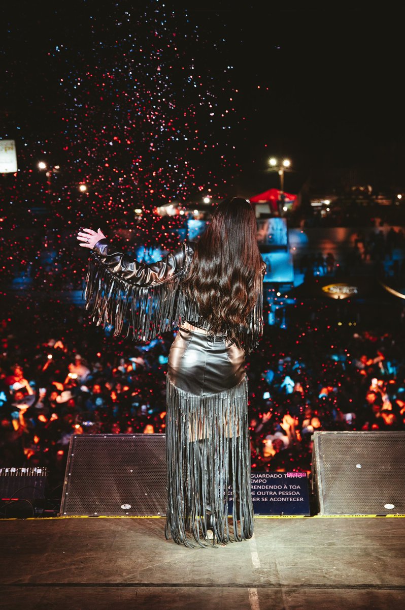 Maraisa's tweet photo. Que privilégio fazer parte da 36ª ExpoAlta em Alta Floresta D’Oeste-RO. Foi uma honra e uma enorme alegria estar no palco e entregar o melhor para vocês…♥️🎶 https://t.co/gJj4IzLGfH