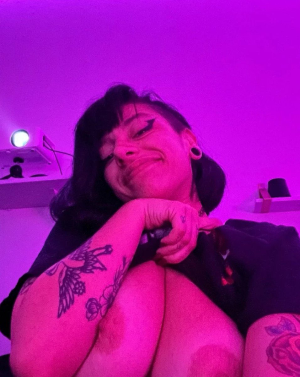 AliiceCharm's tweet photo. 📍 Riverside • Inland Empire • #SoCal
DM if you're serious. 😉 #Riverside #InlandEmpire #SoCal #SaturdayNight #IE #RiversideCA #GoodVibes #LateNight
Link ⁉️#IE #PONAMA #REDLANS ##RIVERSIDE #MOVAL 
#cali #meets #foryou #hemet https://t.co/Hfsv7iYVDV