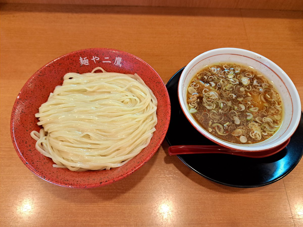 vu8nDuLom4CyMLx's tweet photo. おはようございます！
今日から日曜日はお昼11時から15時と夜18時から２１時(ラストオーダー20時50分)となります!
お間違えのない様にお願いします🙇
本日も新人のアルバイトなのでご迷惑おかけします🙇
外にお待ち用の椅子とうちわも用意してます🪭
ご来店お待ちしております🙇 https://t.co/0UG6DaNEdc