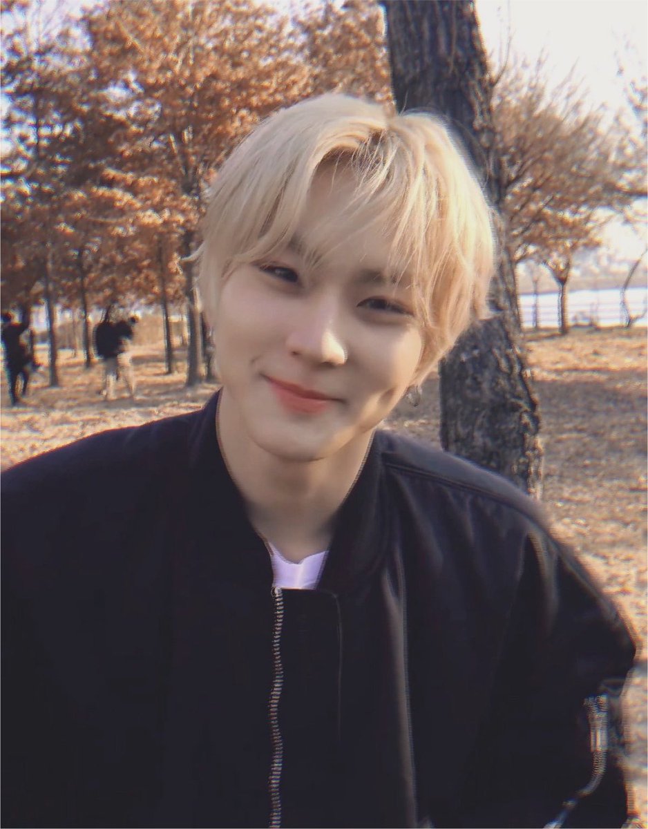 lovvenhyy's tweet photo. my utt            vs             Me 
𓊆ྀི❤︎𓊇ྀི https://t.co/oilfs9x2Wz