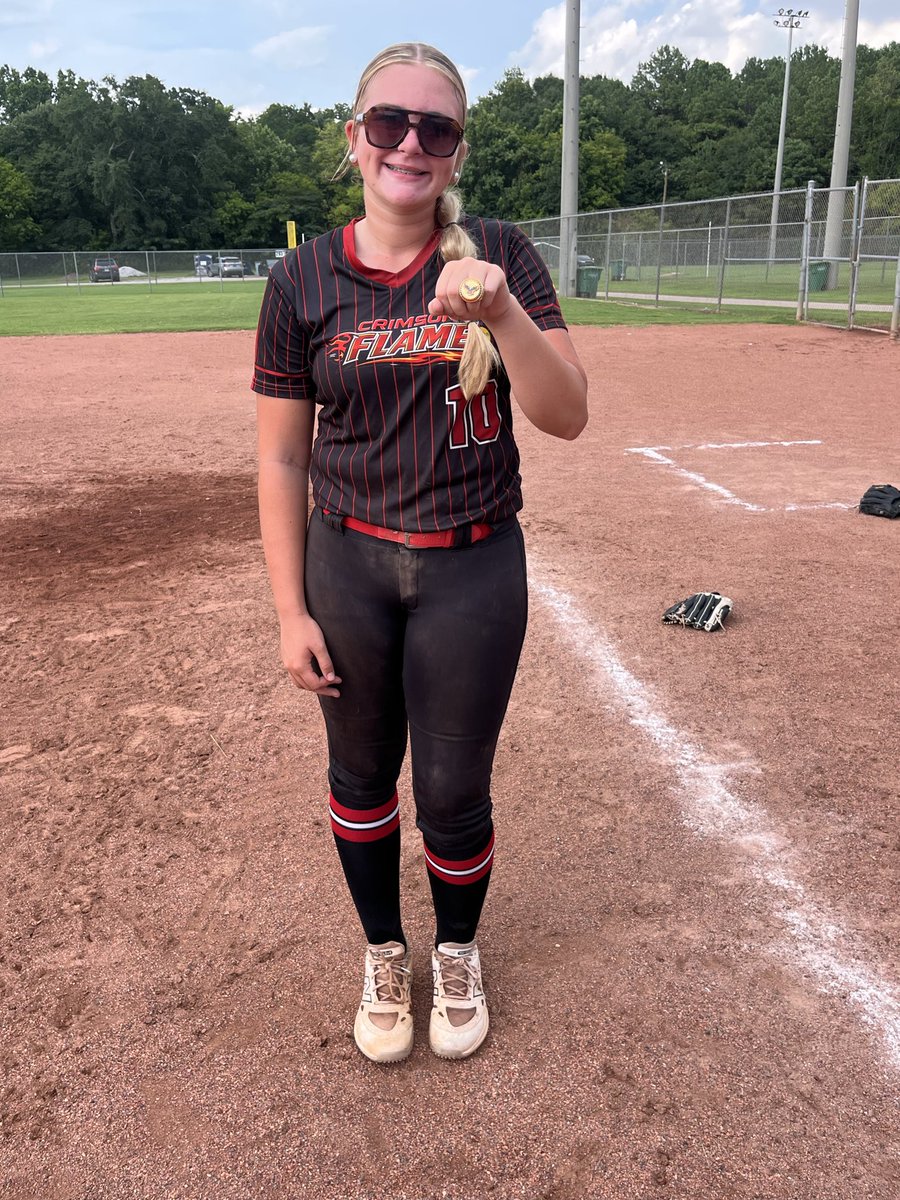 KhloeCPatterson's tweet photo. Last game of the summer and coming home with the rings 💍 #crimsonflame16u #annistonal https://t.co/wwmPzCZFQn