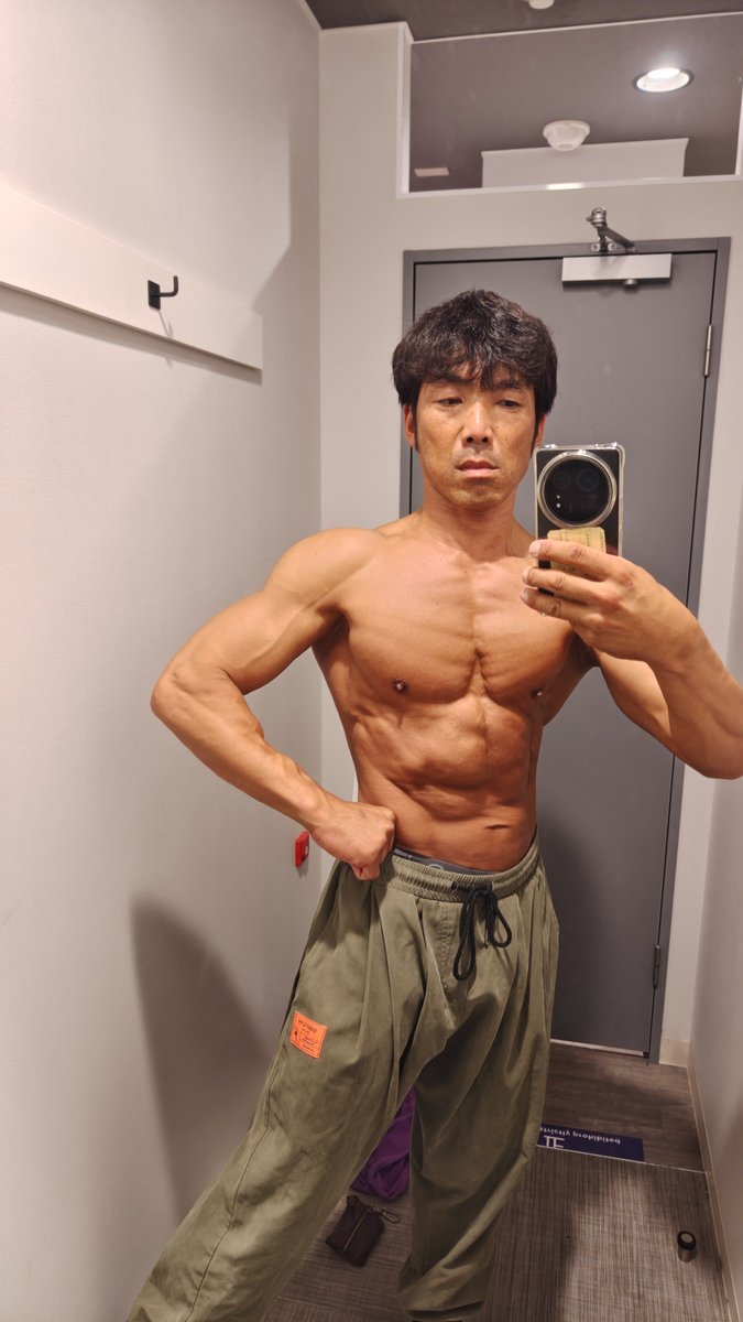 y1a9m8a3122567's tweet photo. D-21🔥
3週間やり切る💪🏿
#ボディメイク
#フィジーク
#クラシックフィジーク
#ボディビル
#ボディビルダー
#パワーリフティング
#パワーリフター
#パワービルダー
#mensphysique
#classicphysique
#physique
#masters
#workout
#workoutlife https://t.co/LYQ0WeA9OC