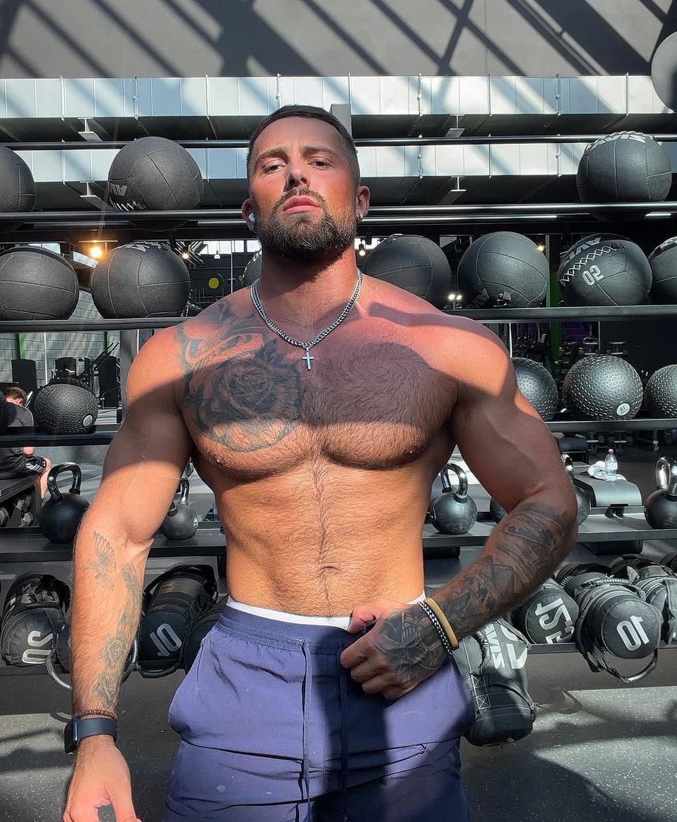 officialkyjones's tweet photo. #gym #fyp https://t.co/1qERbayrvd