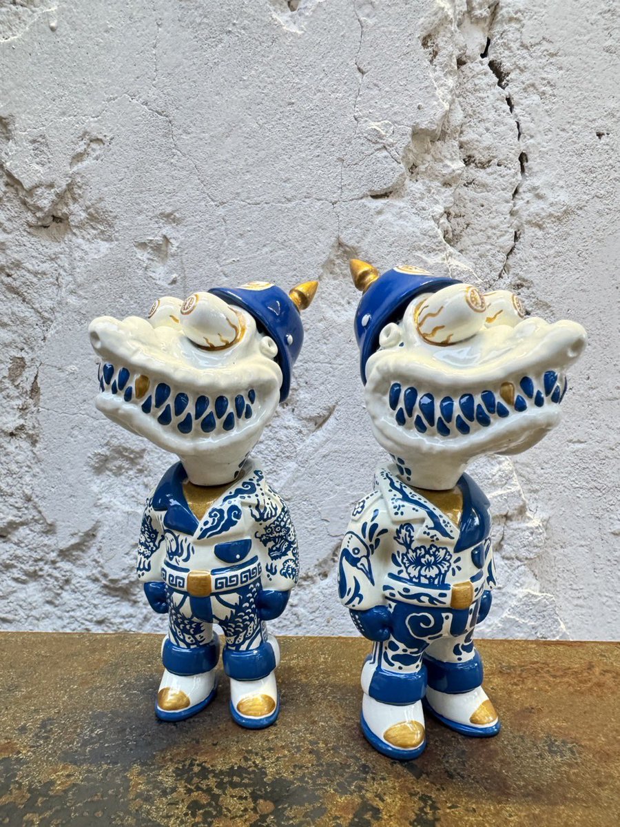 the_craftboy's tweet photo. MOTOLIZARD BLUE &amp; WHITE “เครื่องลายคราม”

#thecraftboy #craftboy #handcraft #arttoy #motolizard https://t.co/xklhal4esr