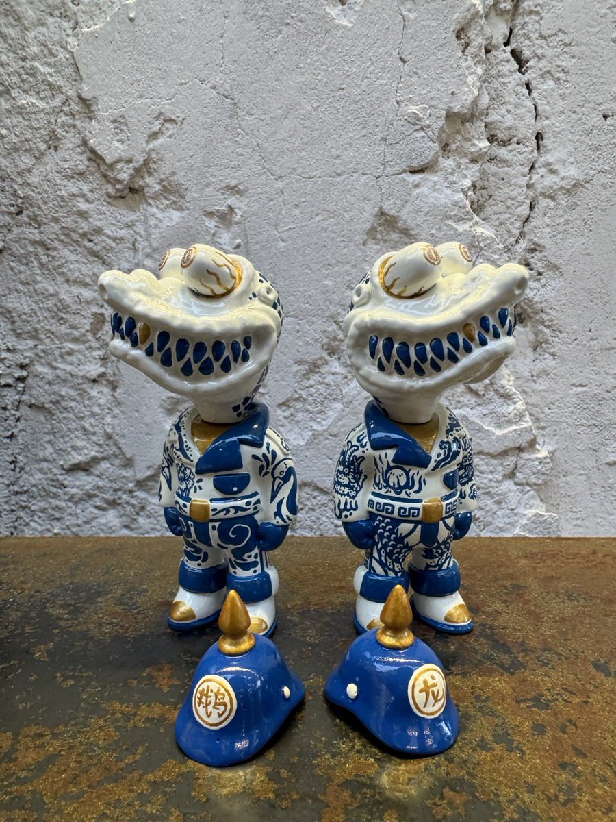 the_craftboy's tweet photo. MOTOLIZARD BLUE &amp; WHITE “เครื่องลายคราม”

#thecraftboy #craftboy #handcraft #arttoy #motolizard https://t.co/xklhal4esr