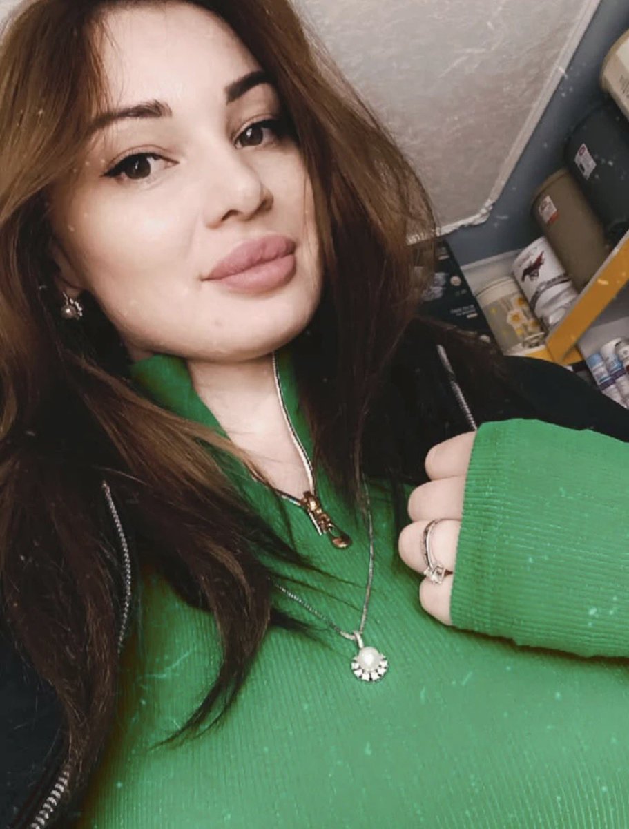 khasitakfi's tweet photo. I'm a cuck bro and I want to share my sis. My knees are shaking when I see how many men want to fuck my sis
Look at the edit the dude made with my sister. Humiliate me and fuck my sis
RT and comment if u hard on my sis ass.
Check comments for more pics
#cuckold #wataa #trib https://t.co/lL0rzZvIQw