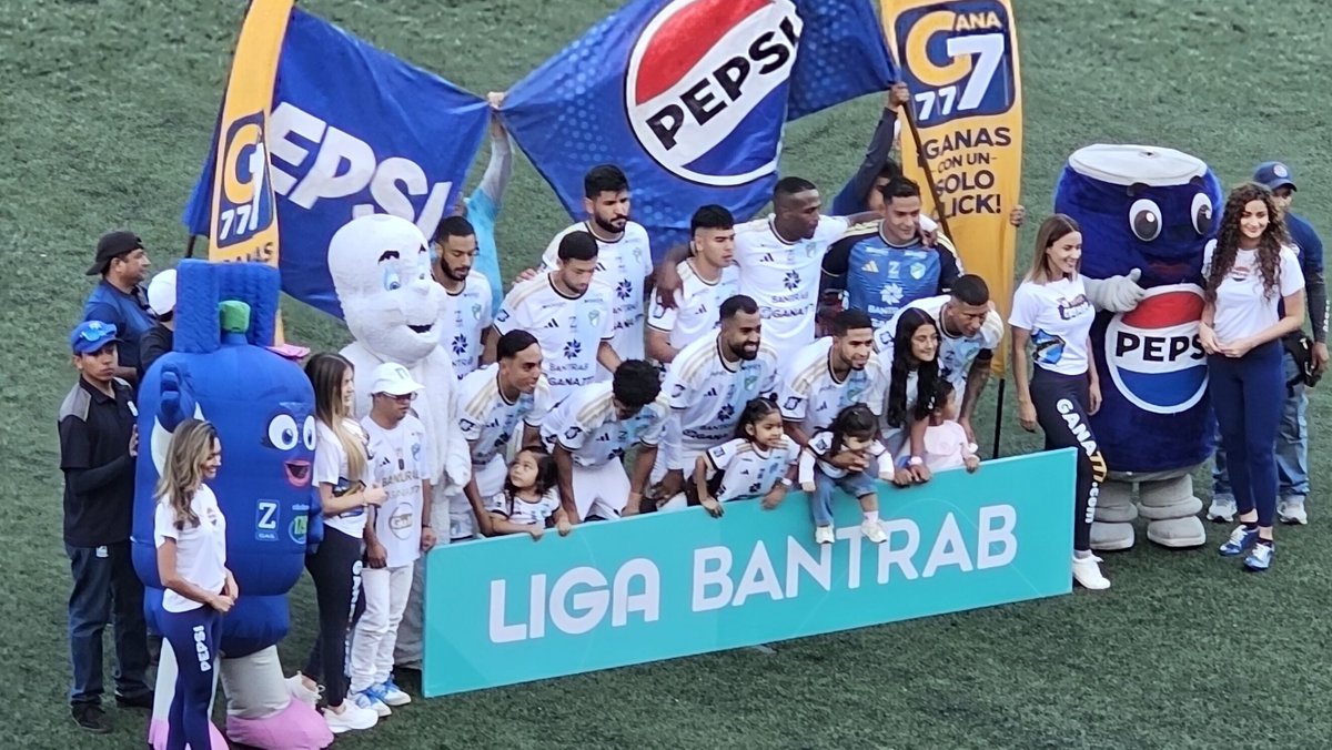 CdDeportiva_gt's tweet photo. ¡👻⚔️🐓 ARRANCA EL DUELO ENTRE COMUNICACIONES Y SAN PEDRO 🔥!
▶️ Torneo Apertura 2026
✅ Jornada 2
🗓️ Sábado 02 de agosto
⏰ 18:00 horas
🏟️ CEMPRO
Comunicaciones FC 👻 🆚️ 🐓 San Pedro
.
.
#CDGT #VamosGuate https://t.co/xPtaDOv2L4