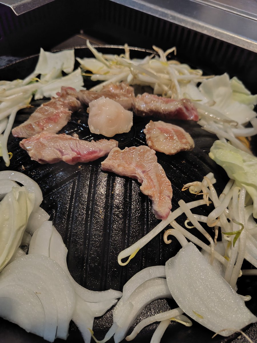 Tom_Culture's tweet photo. 息子が彼女を連れて家にきたので、遠野名物ジンギスカンを食べに。
#羊丸道
#ジンギスカン https://t.co/qePxOzSZyW